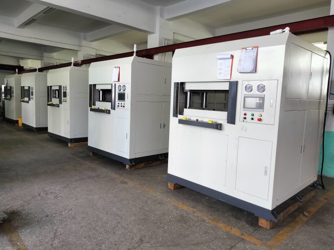 【碳纖維、碳纖】熱壓成型機技術(shù)